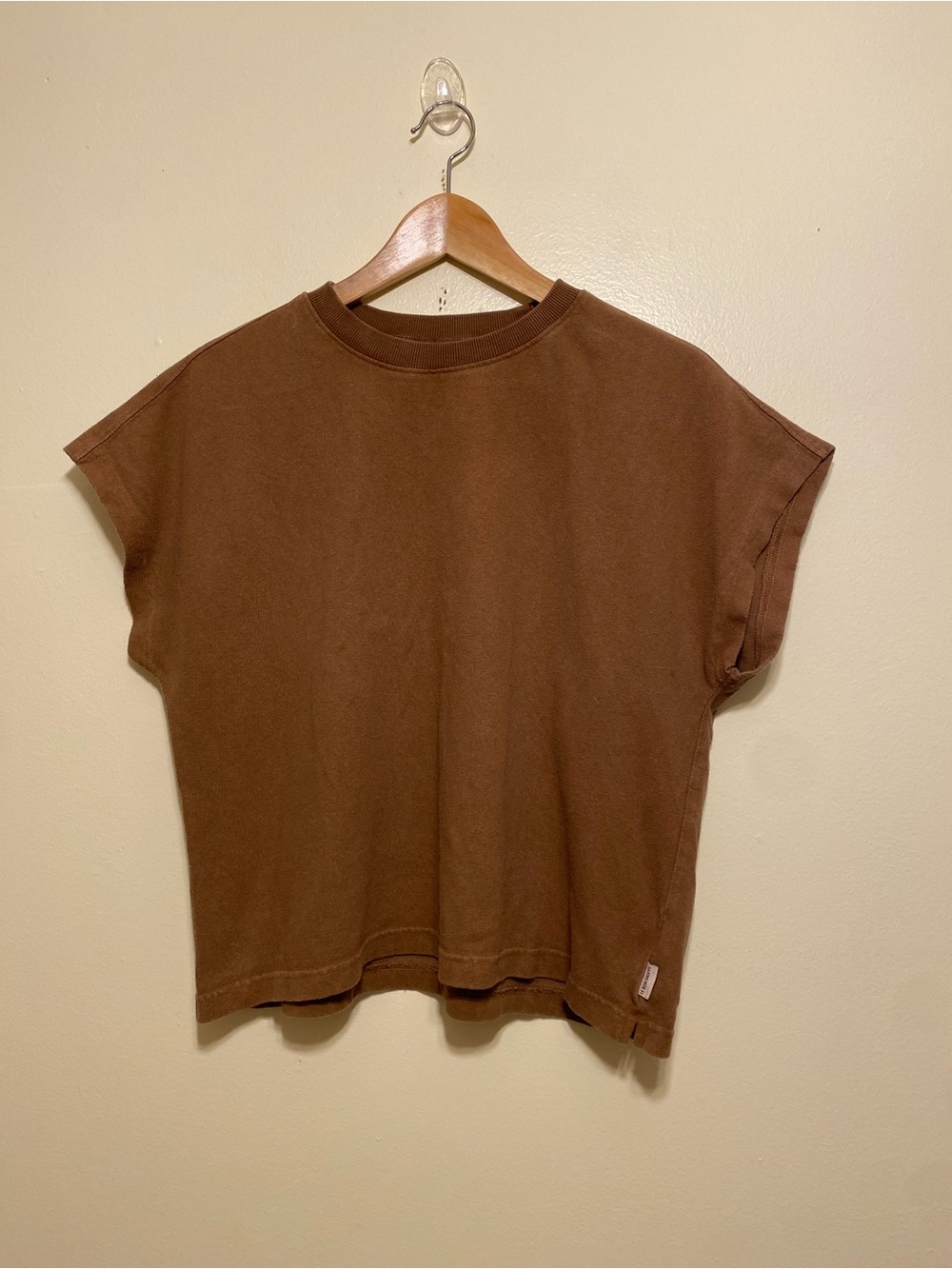 LE BON SHOPPE Relaxed Boxy Brown Women’s Tee. Size M